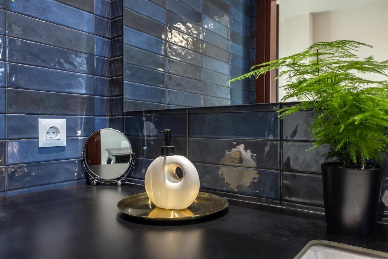 Andrews Luxury Suites Near The Airport Iraklion Buitenkant foto