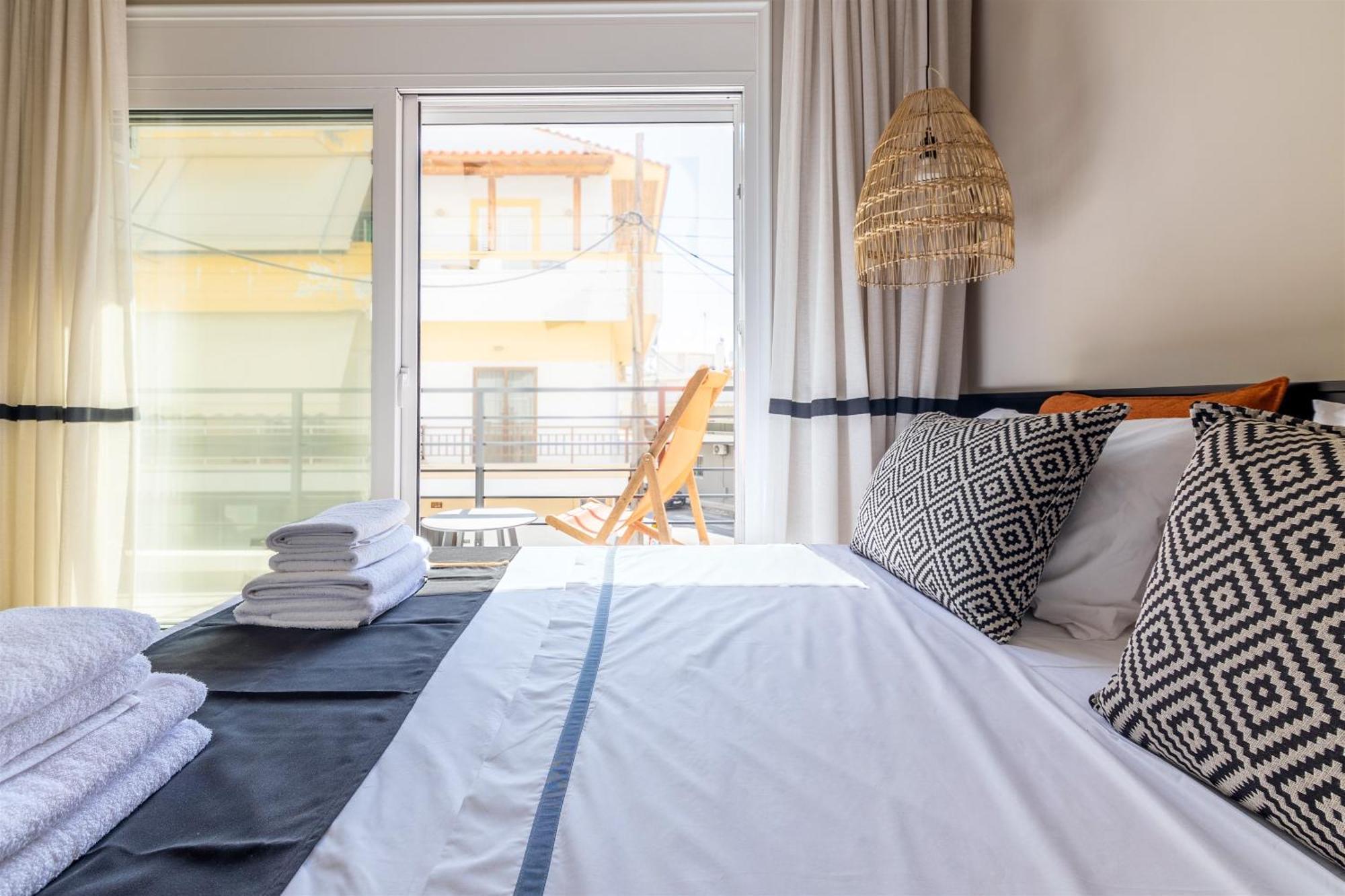Andrews Luxury Suites Near The Airport Iraklion Buitenkant foto