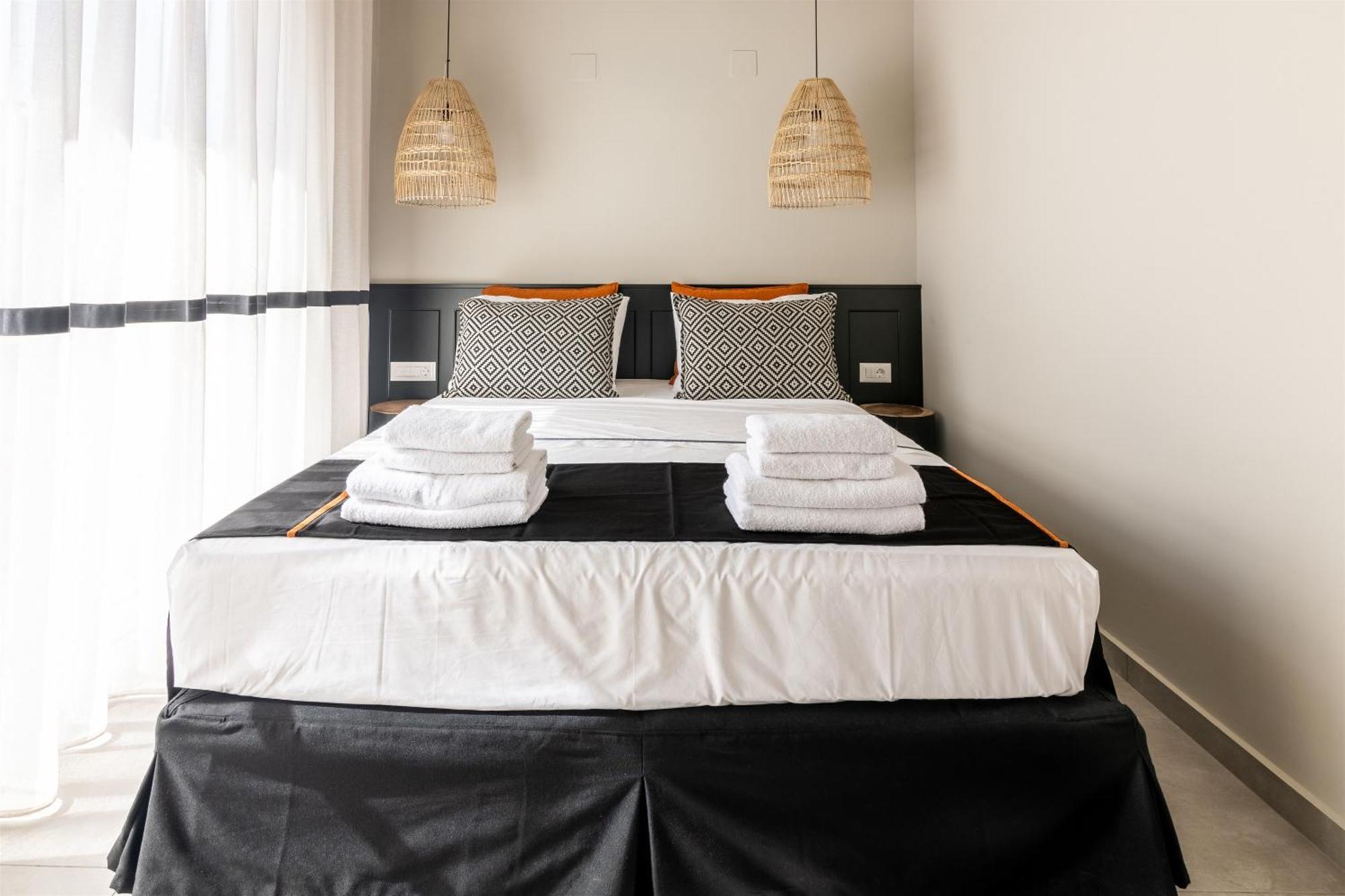 Andrews Luxury Suites Near The Airport Iraklion Buitenkant foto