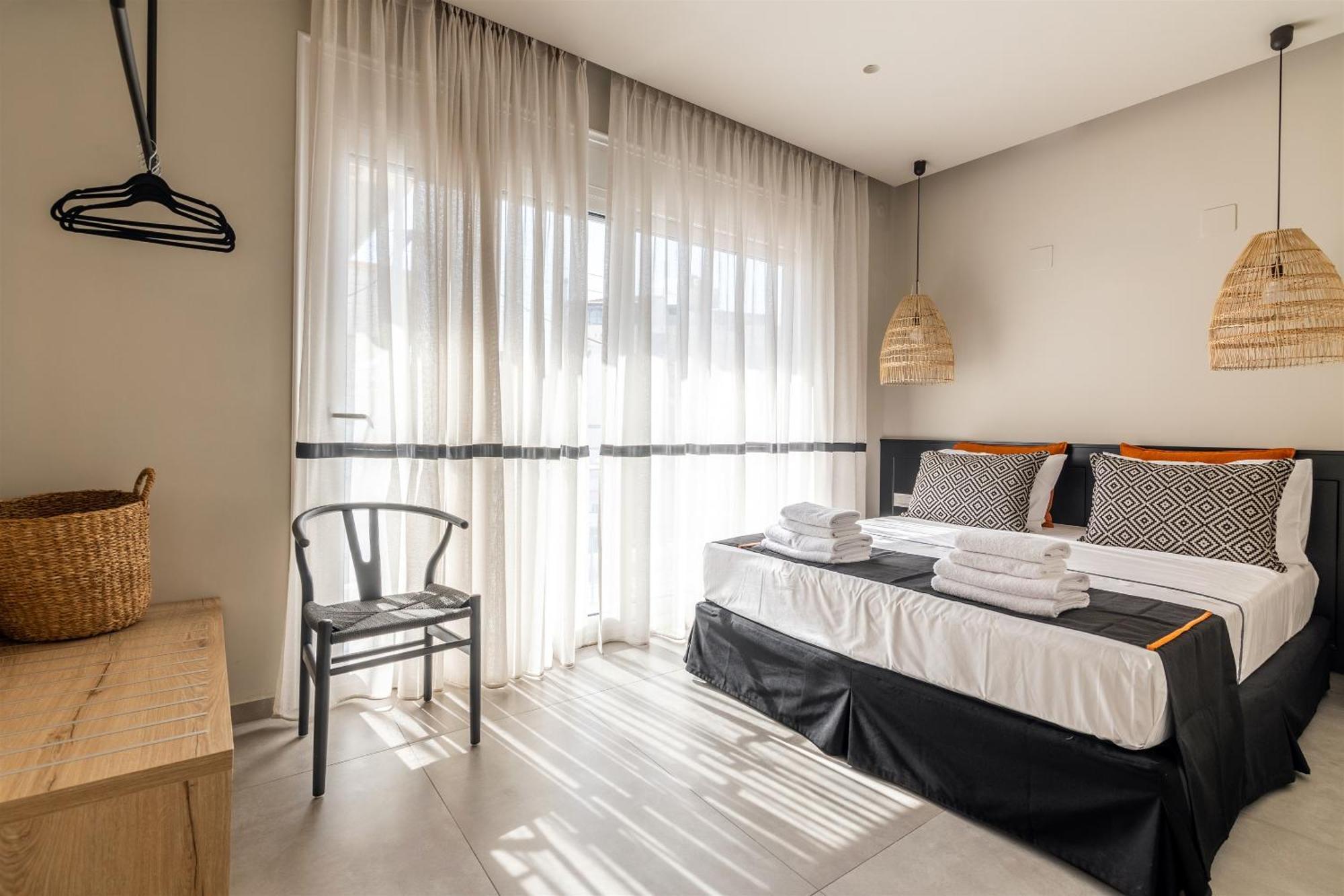 Andrews Luxury Suites Near The Airport Iraklion Buitenkant foto
