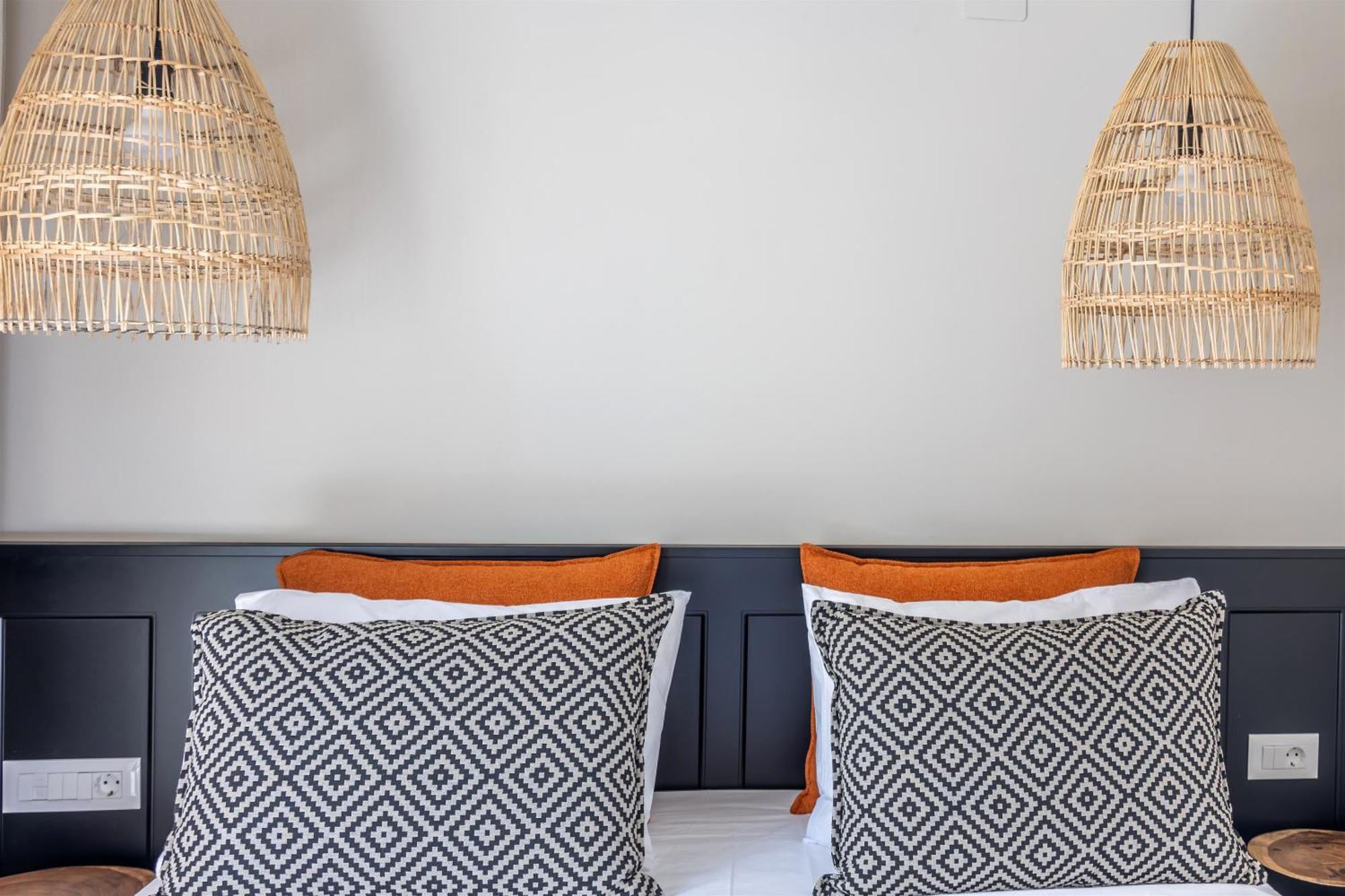 Andrews Luxury Suites Near The Airport Iraklion Buitenkant foto